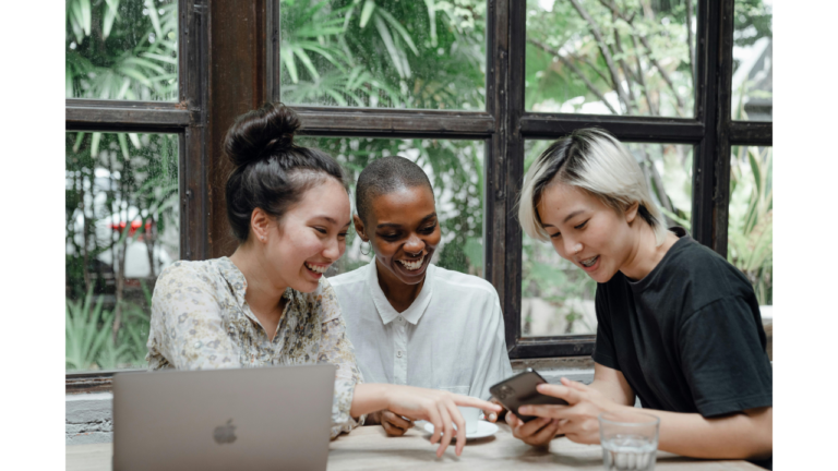 image of freelancers learning how to build a freelance portfolio