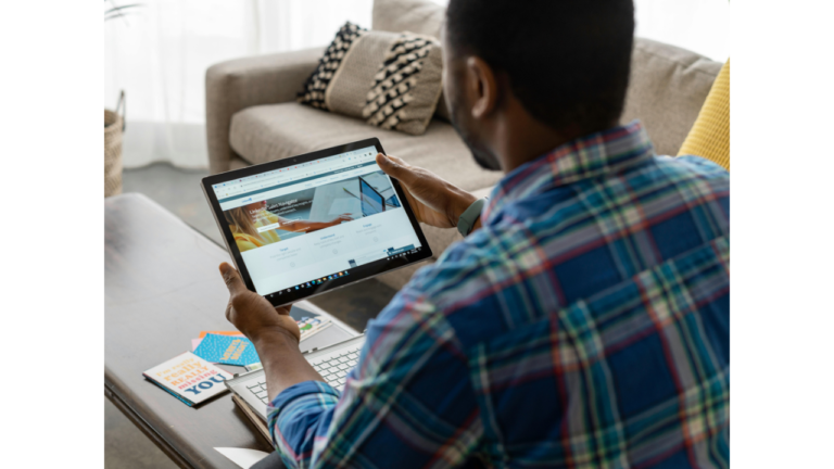 man using linkedin to find freelance clients on linkedin